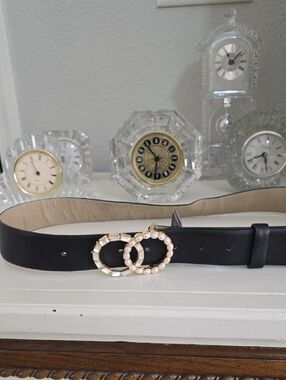 Vince Camuto Black Leather Belt with Pearl-Detail Double Rings
